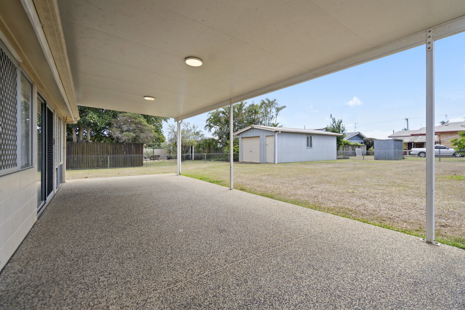 8 Peatey Street, Kepnock  QLD  4670