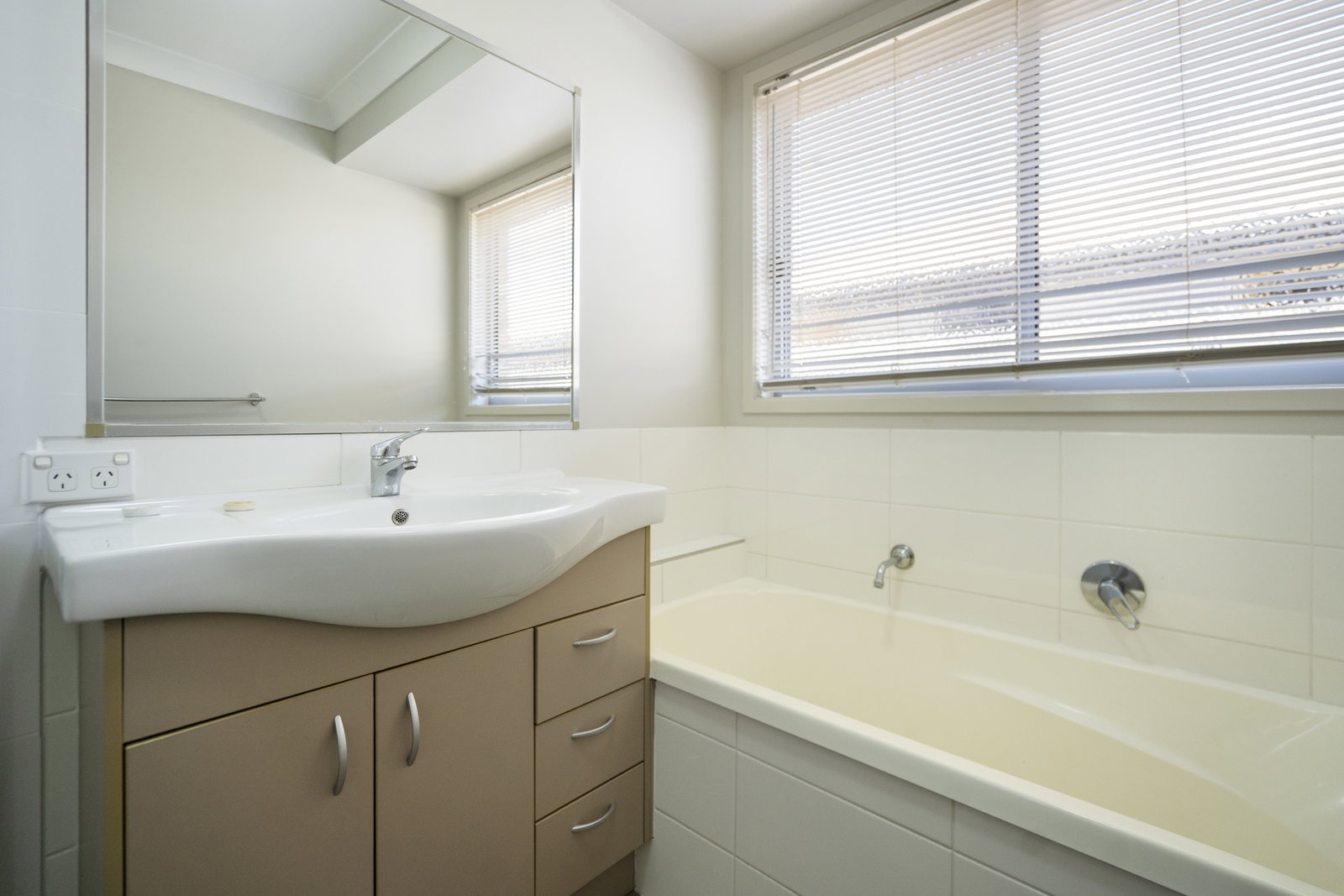 106 Neville Drive, Branyan  QLD  4670