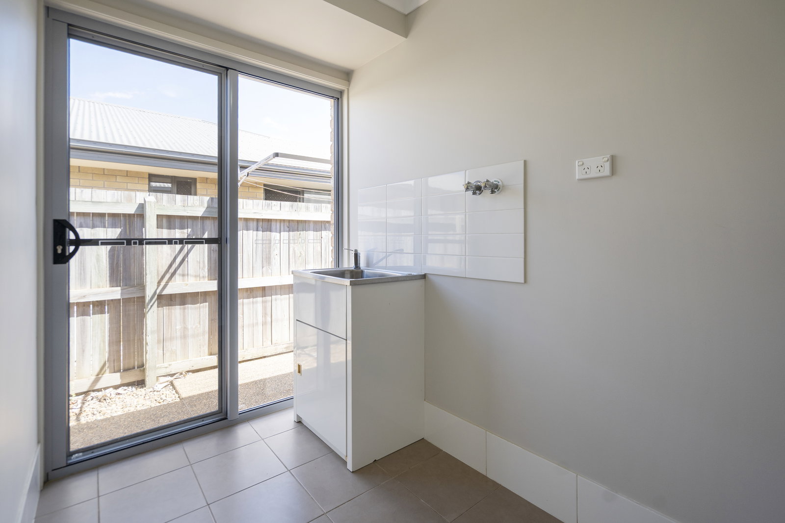 106 Neville Drive, Branyan  QLD  4670