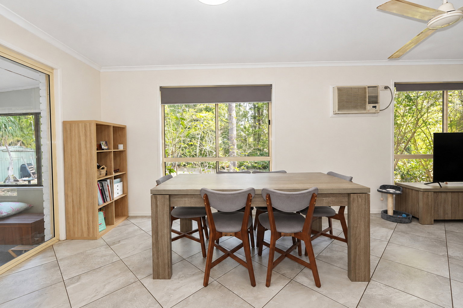 62 Amanda Avenue, Oakhurst  QLD  4650