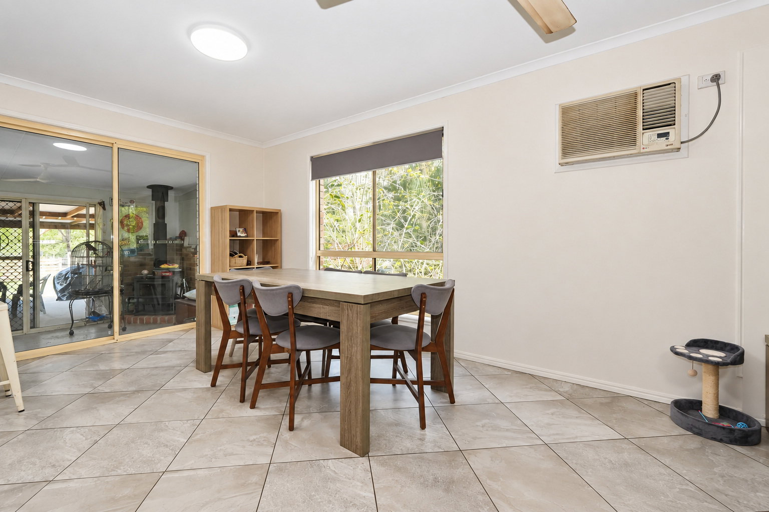 62 Amanda Avenue, Oakhurst  QLD  4650