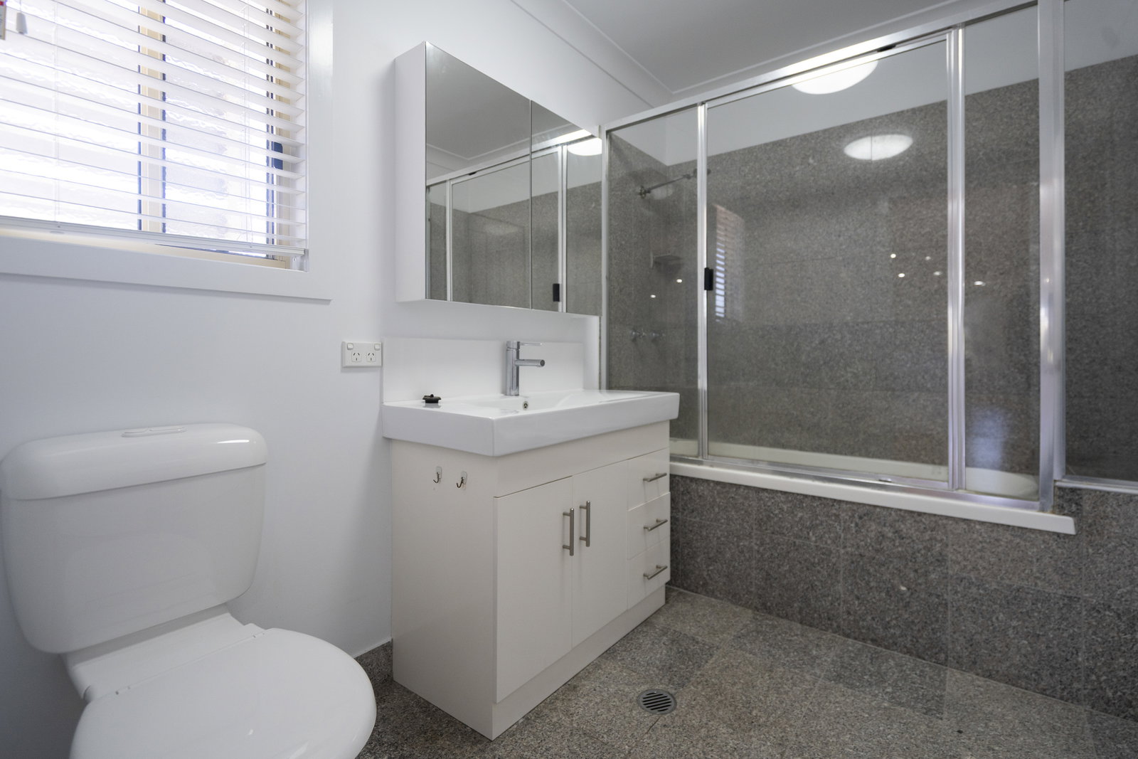 4/3 Avoca Street, Bundaberg West  QLD  4670