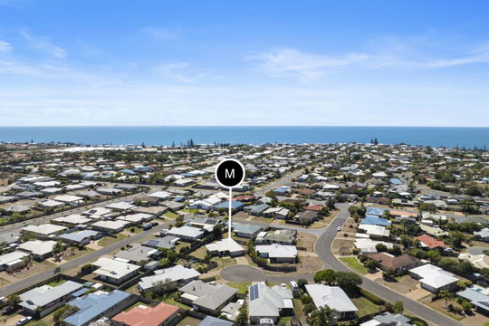 4 Pioneer Close, Bargara  QLD  4670
