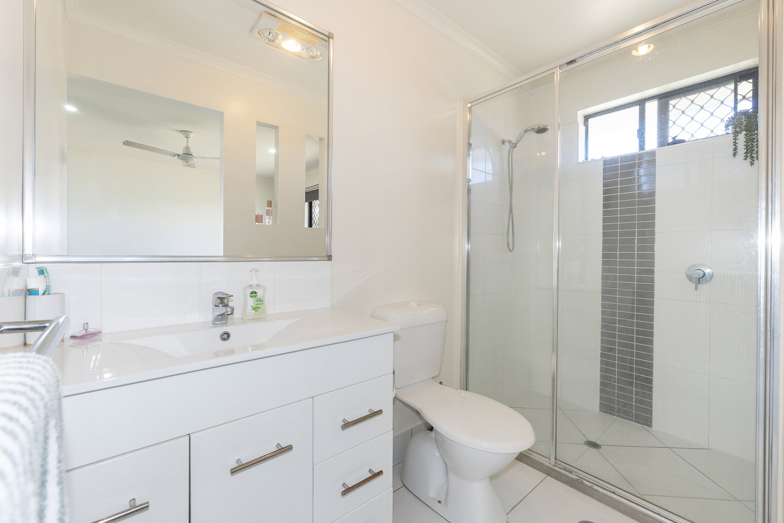 4 Pioneer Close, Bargara  QLD  4670