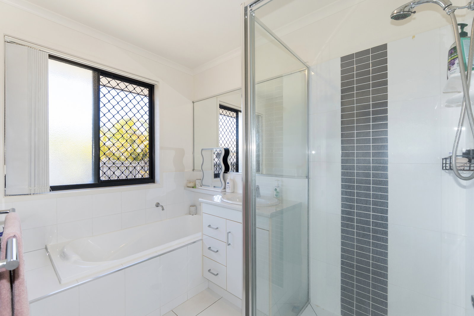 4 Pioneer Close, Bargara  QLD  4670