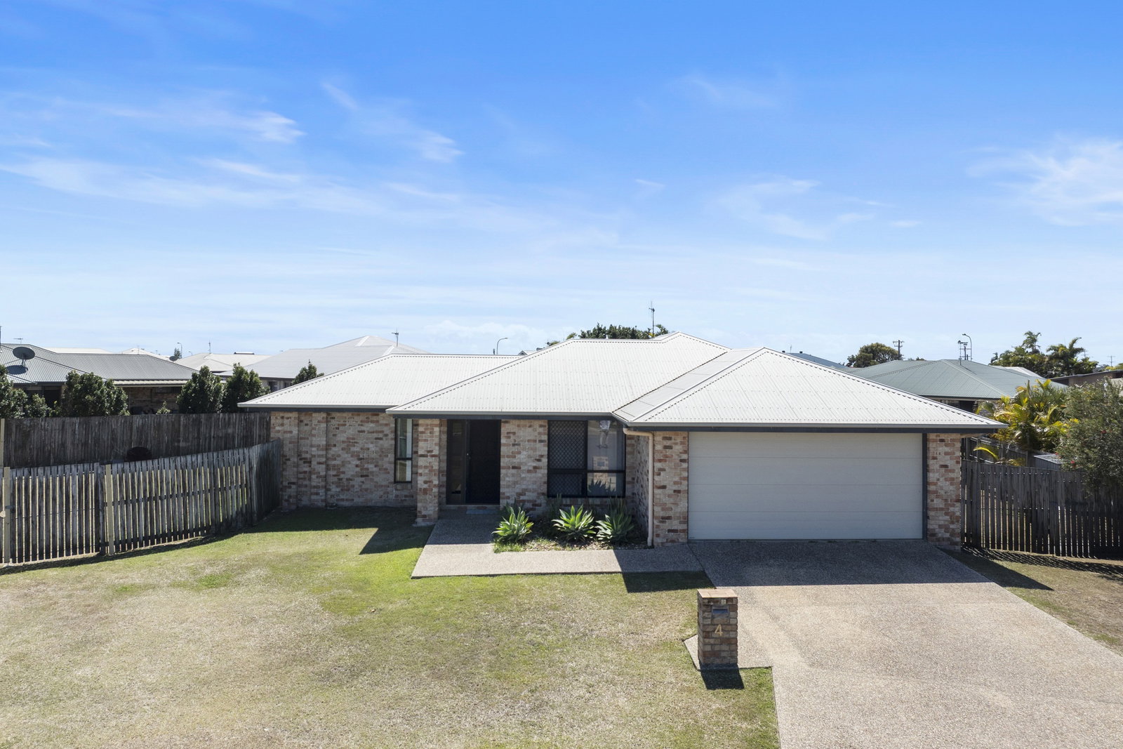 4 Pioneer Close, Bargara  QLD  4670