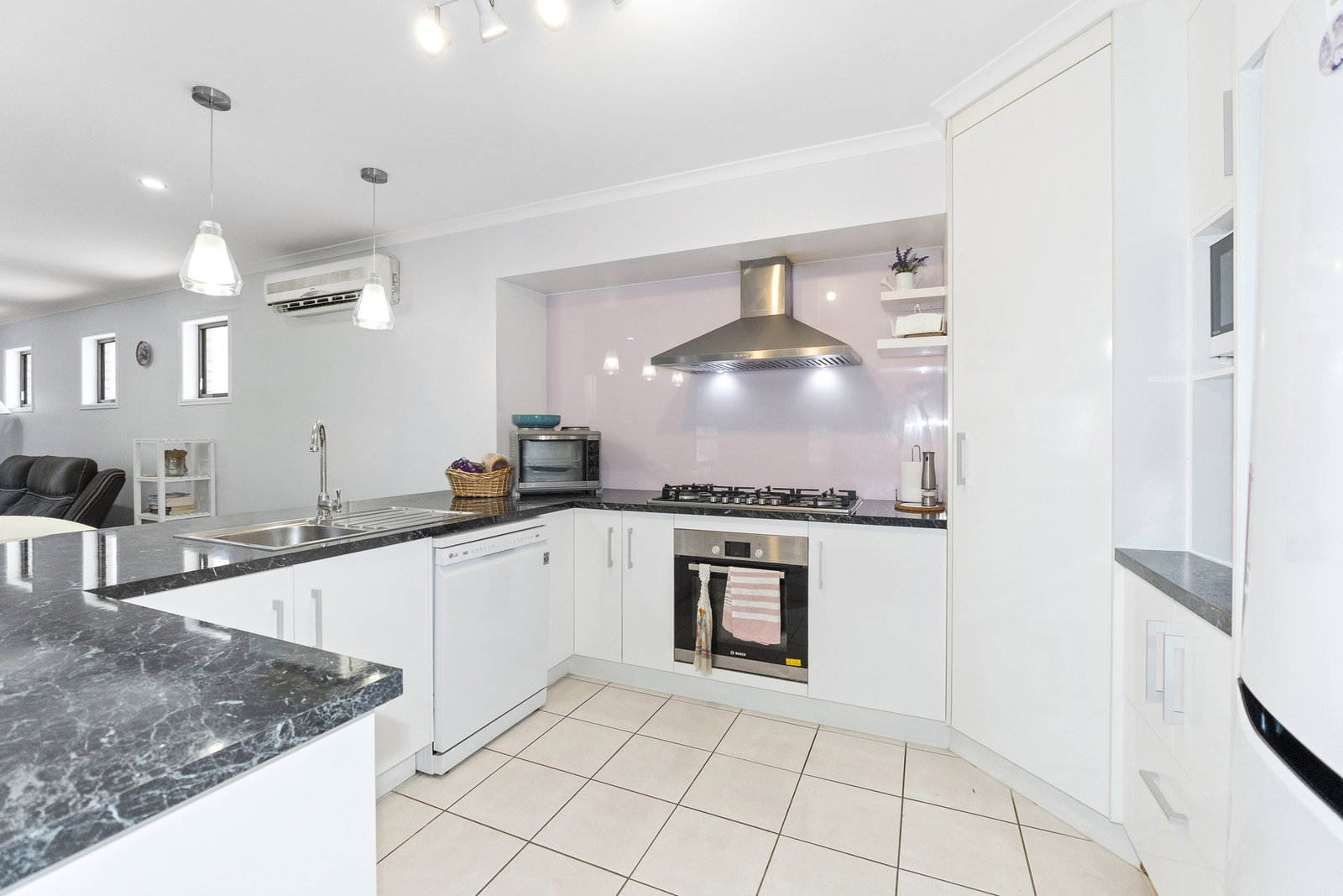 18 Balaam Drive, Kalkie  QLD  4670