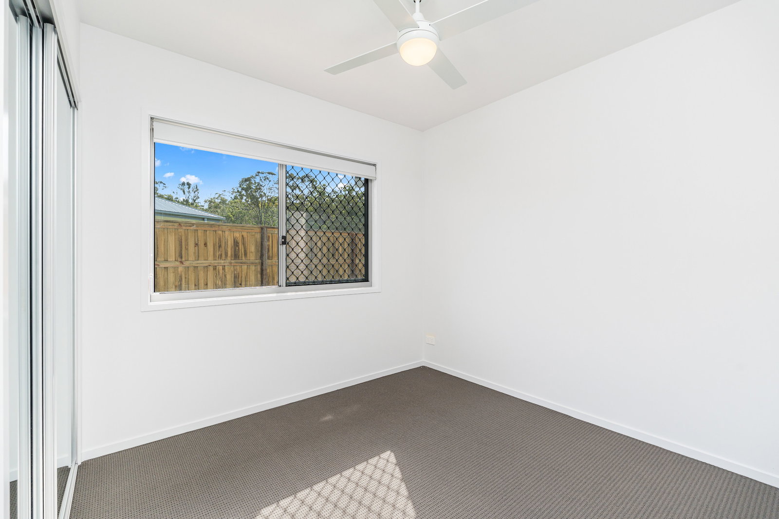 1a/34a Oakwood Drive, Tinana  QLD  4650