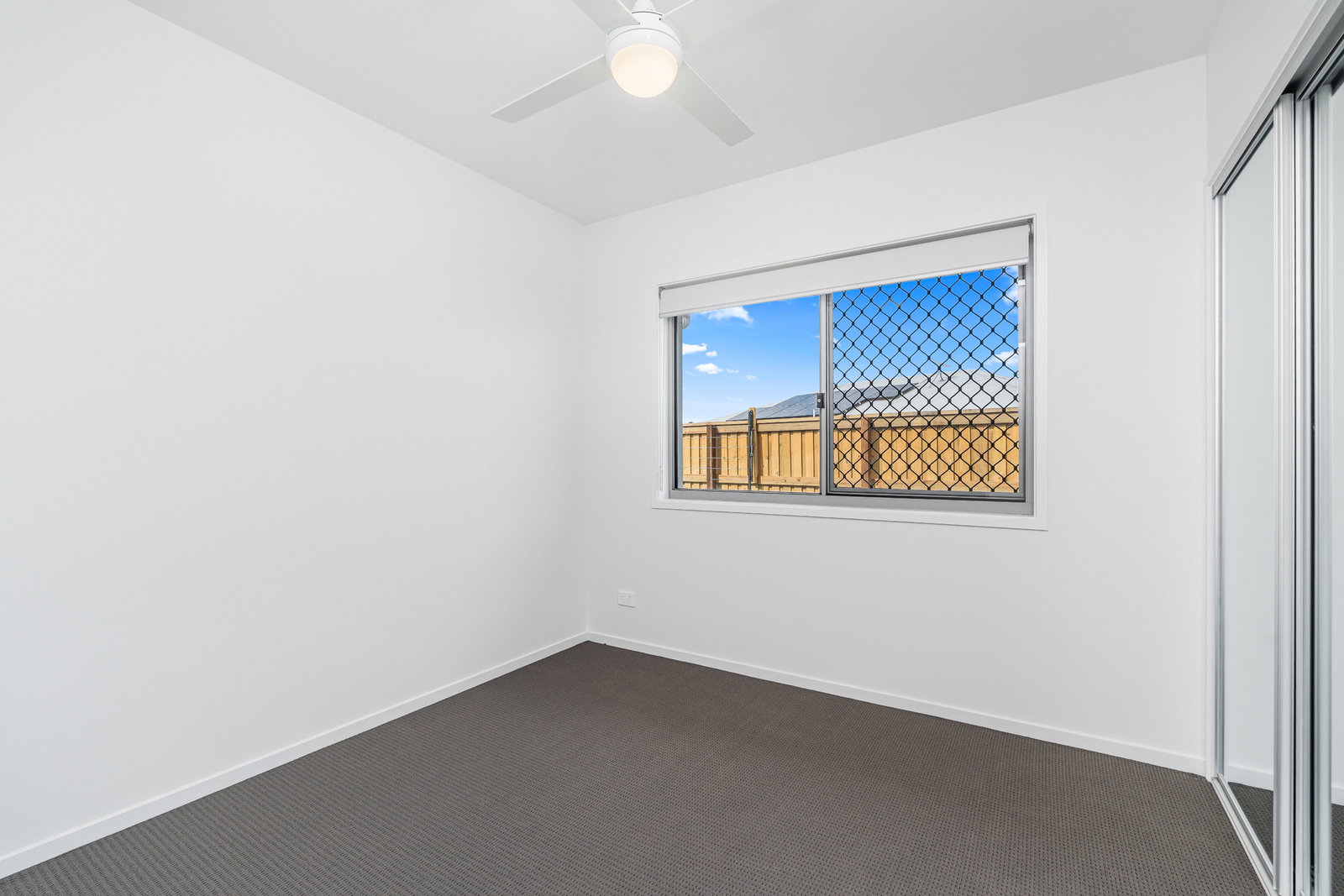 1/34a Oakwood Drive, Tinana  QLD  4650