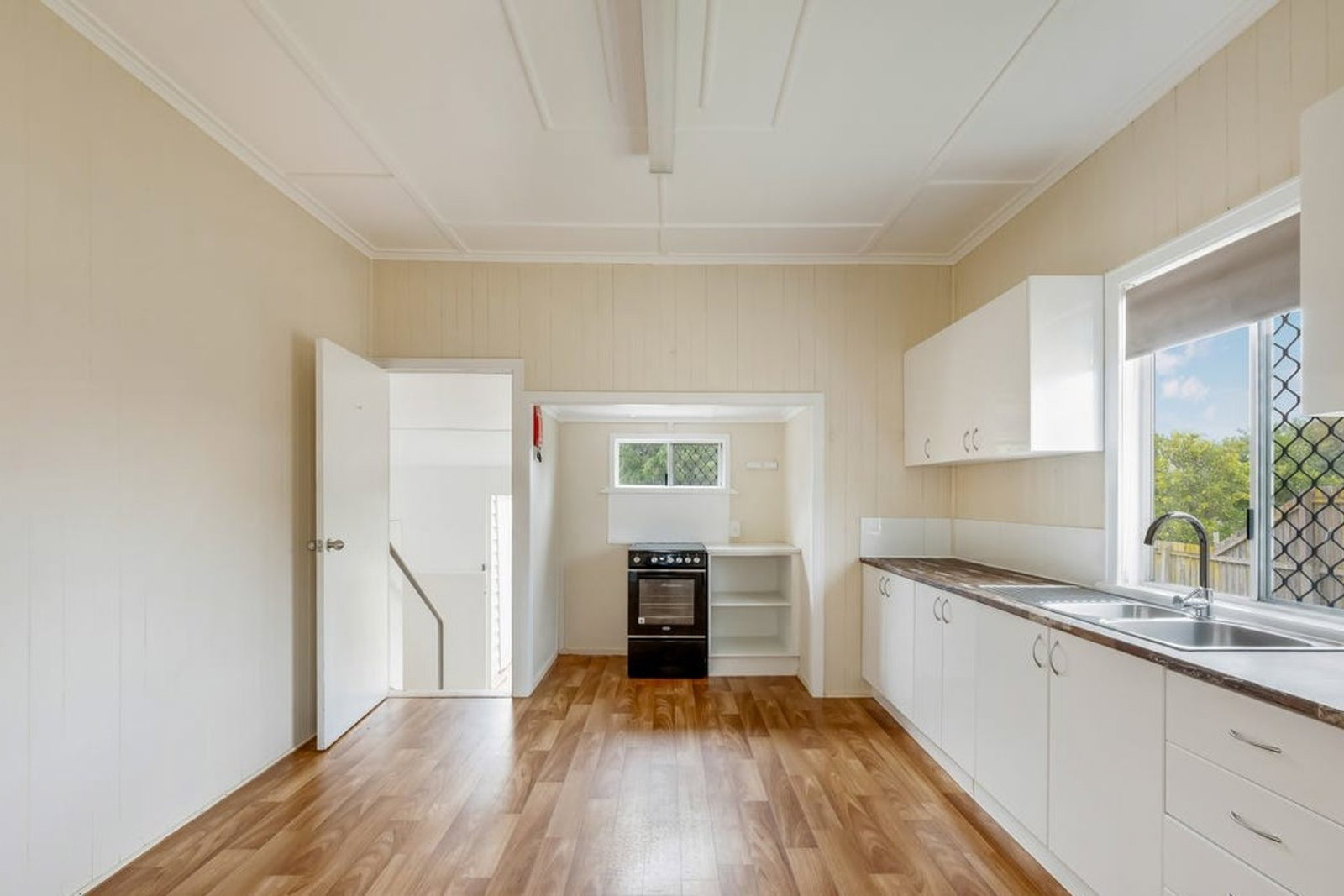30 Baker Street, Kepnock  QLD  4670