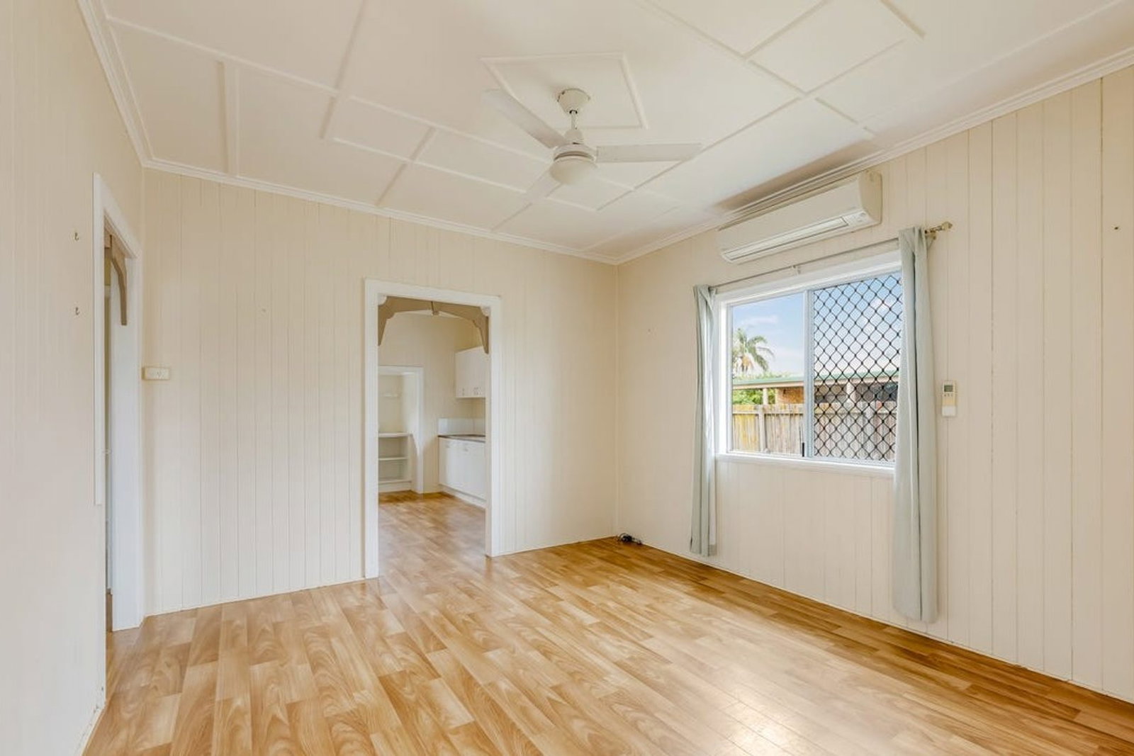 30 Baker Street, Kepnock  QLD  4670