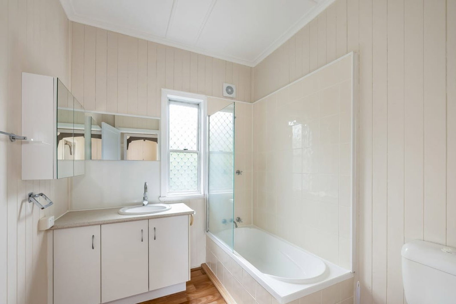 30 Baker Street, Kepnock  QLD  4670