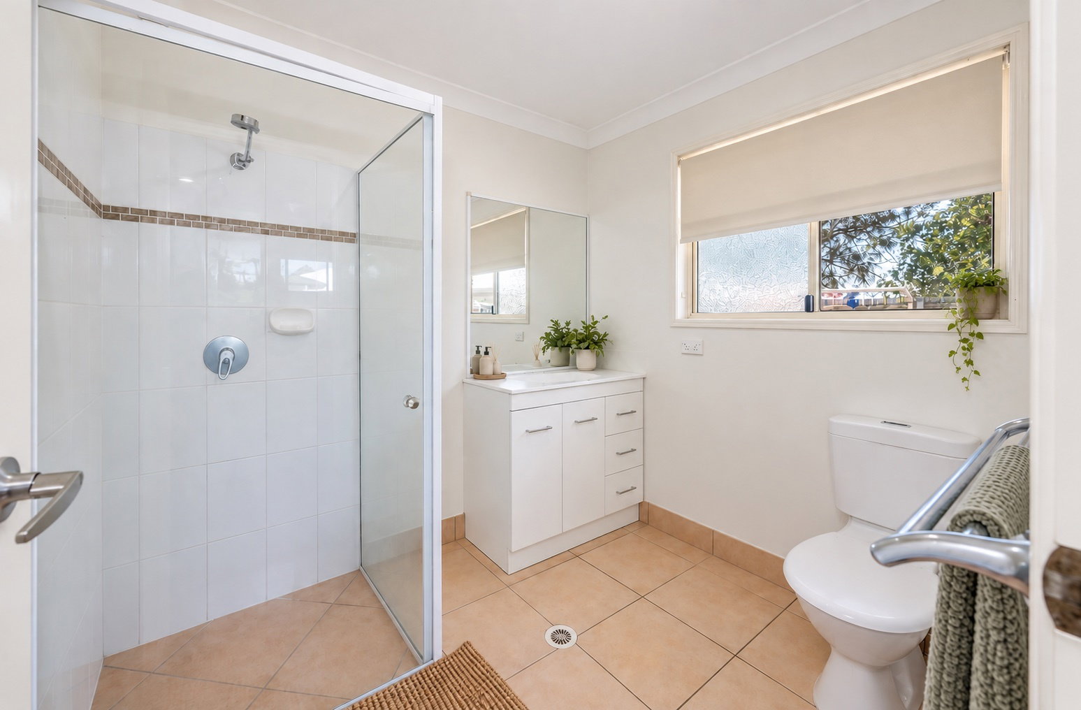 18 Keppel Crescent, Thabeban  QLD  4670