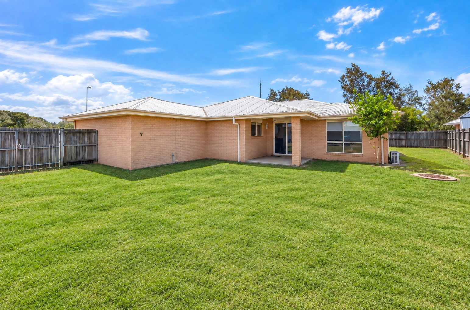 18 Keppel Crescent, Thabeban  QLD  4670