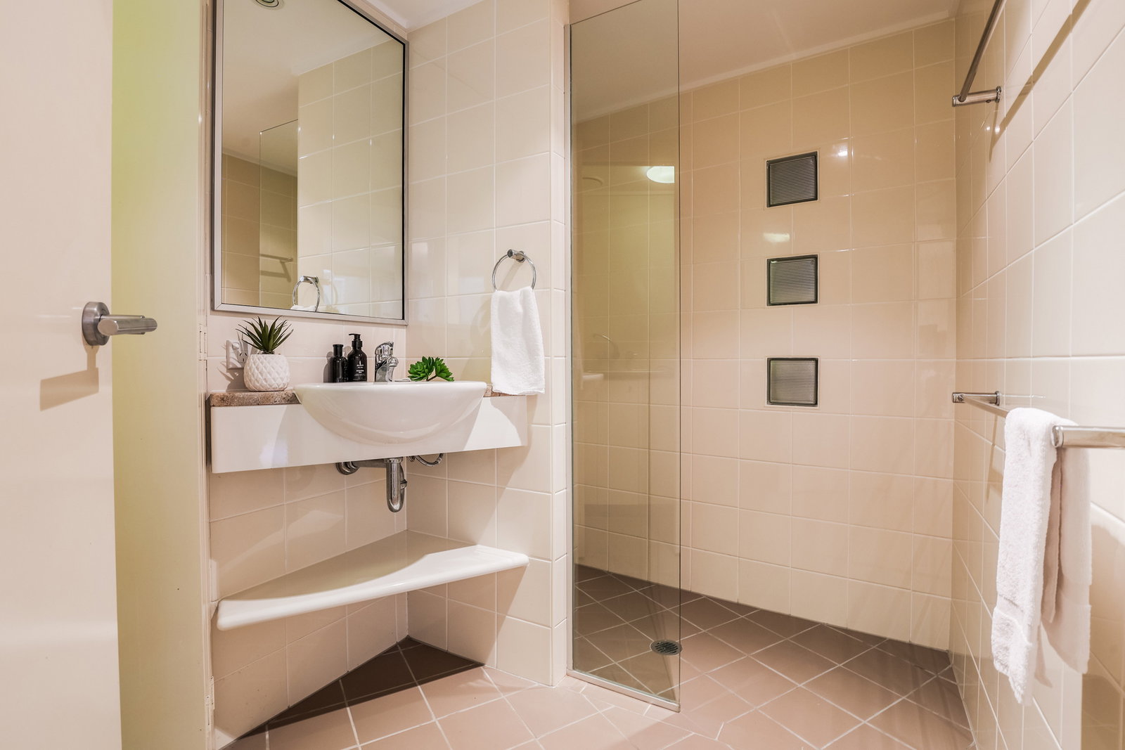 102/9 Beaches Village Circuit, Agnes Water  QLD  4677