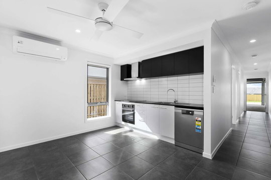 2/12 Oakwood Drive, Tinana  QLD  4650