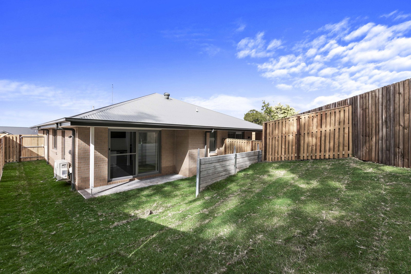2/12 Oakwood Drive, Tinana  QLD  4650