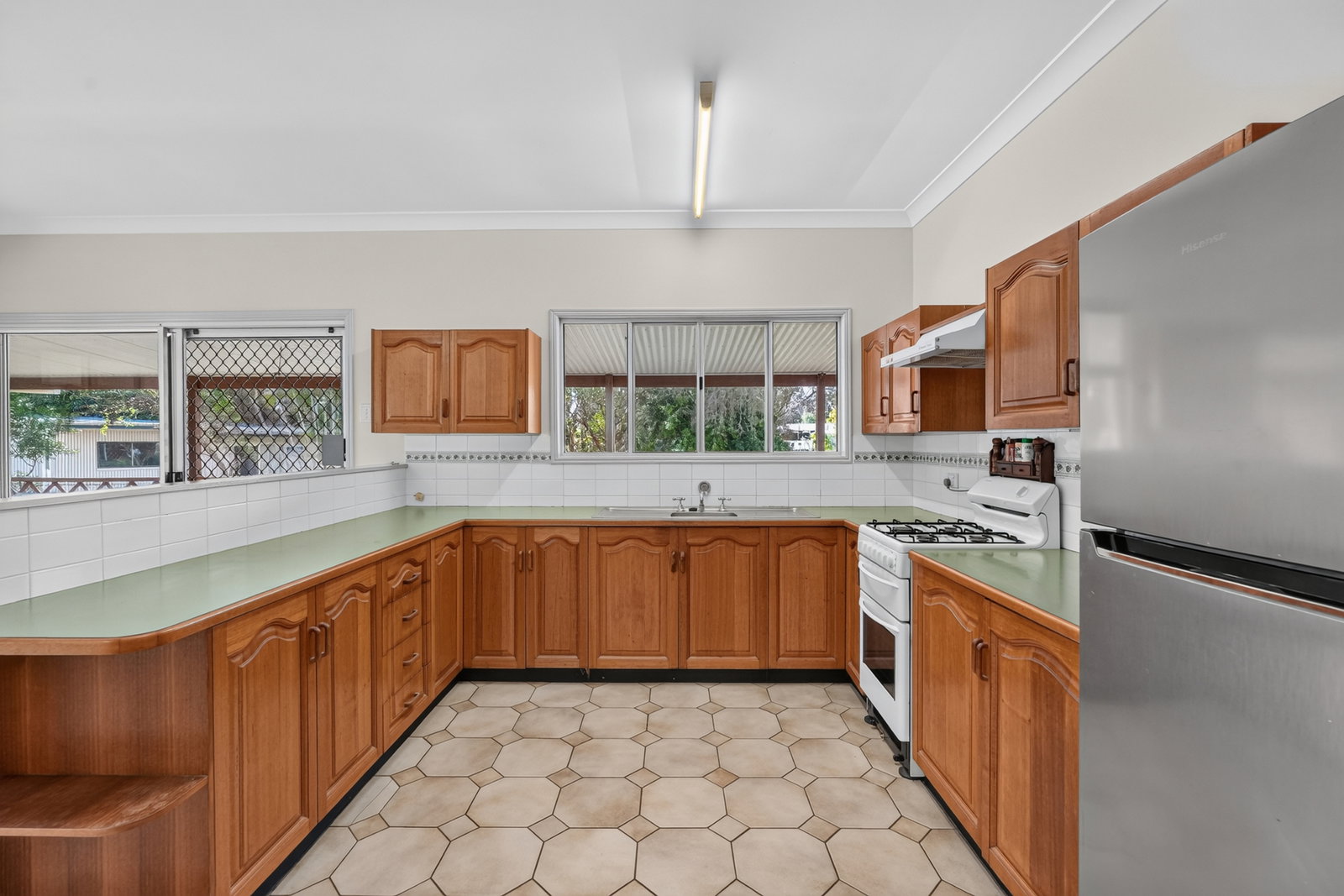 16 Hewson Road, Tinana  QLD  4650