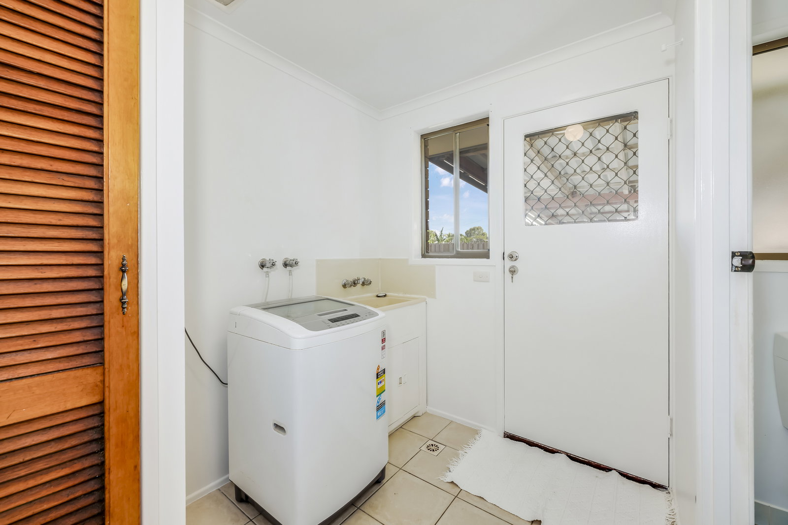 10 Thomas Thomsen Drive, Thabeban  QLD  4670