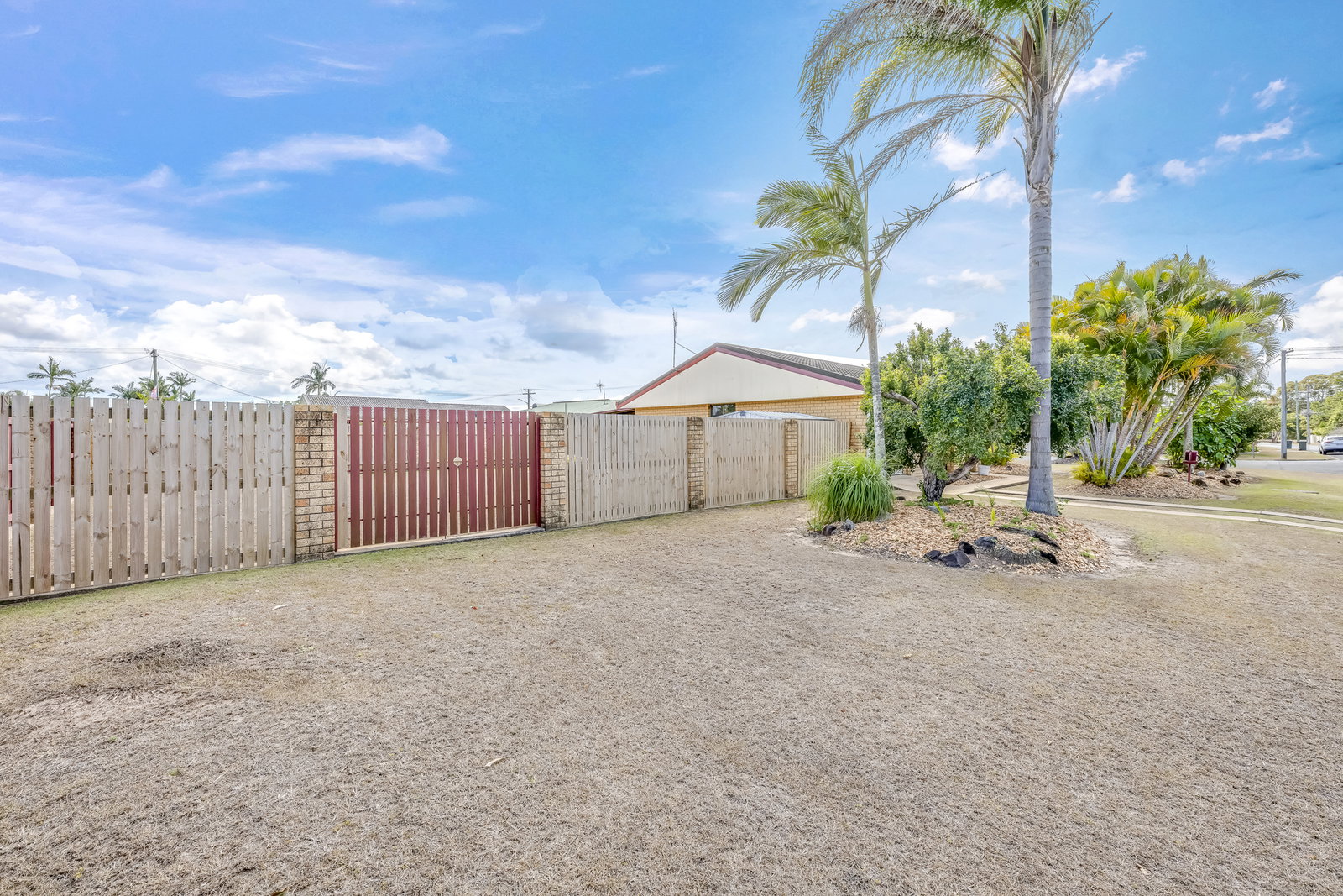 10 Thomas Thomsen Drive, Thabeban  QLD  4670
