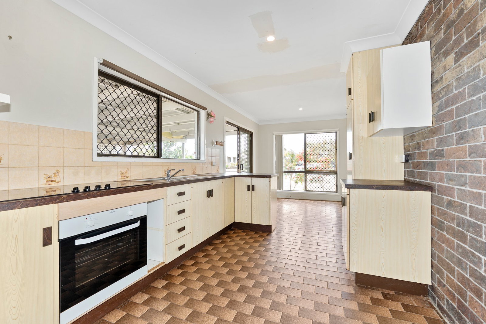 5 Ebbesen Street, Bundaberg East  QLD  4670