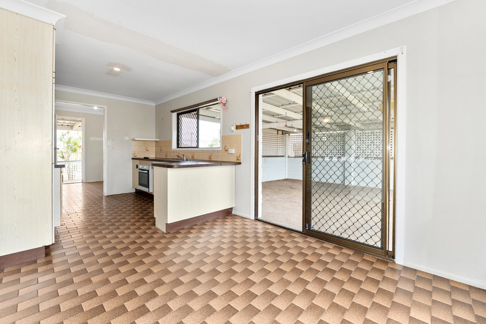 5 Ebbesen Street, Bundaberg East  QLD  4670