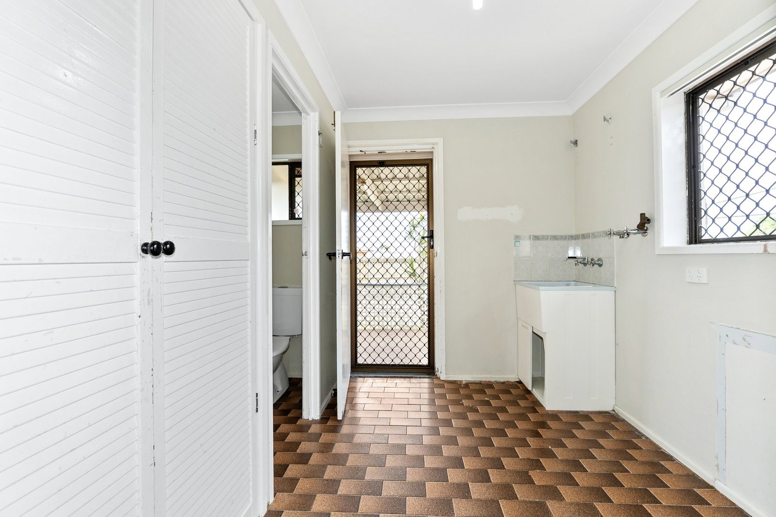 5 Ebbesen Street, Bundaberg East  QLD  4670