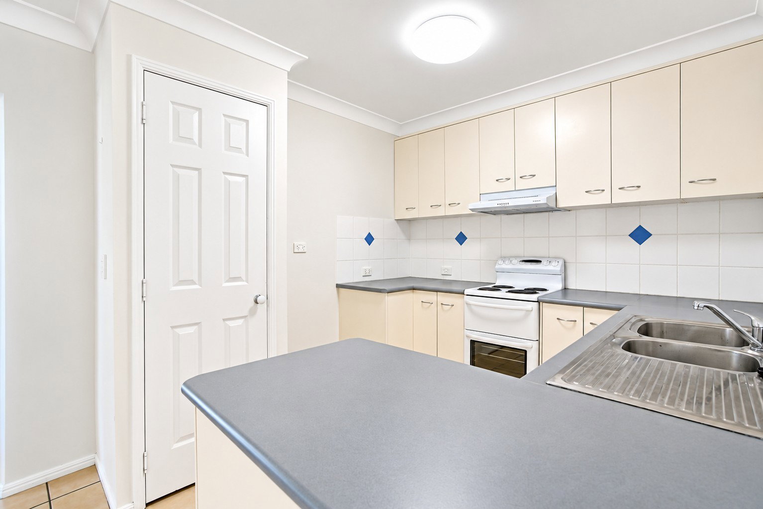 23 Swan Drive, Kalkie  QLD  4670