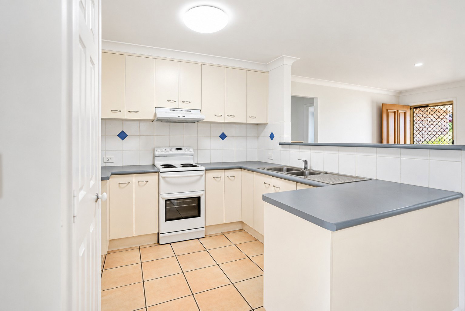 23 Swan Drive, Kalkie  QLD  4670