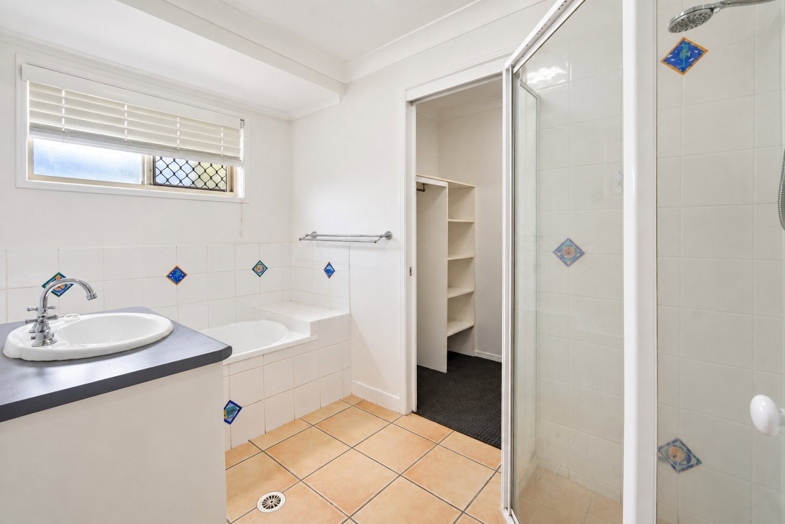 23 Swan Drive, Kalkie  QLD  4670