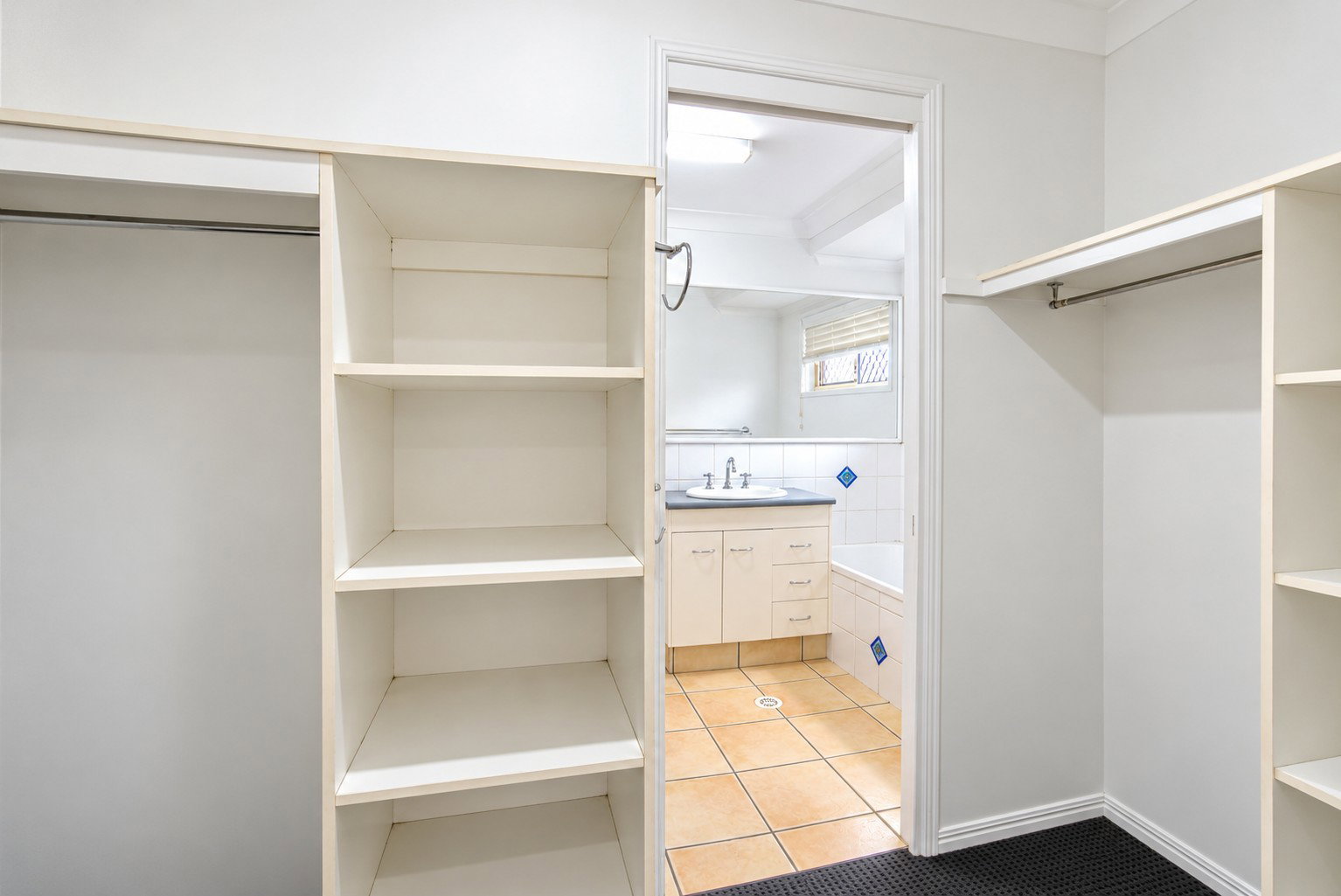 23 Swan Drive, Kalkie  QLD  4670