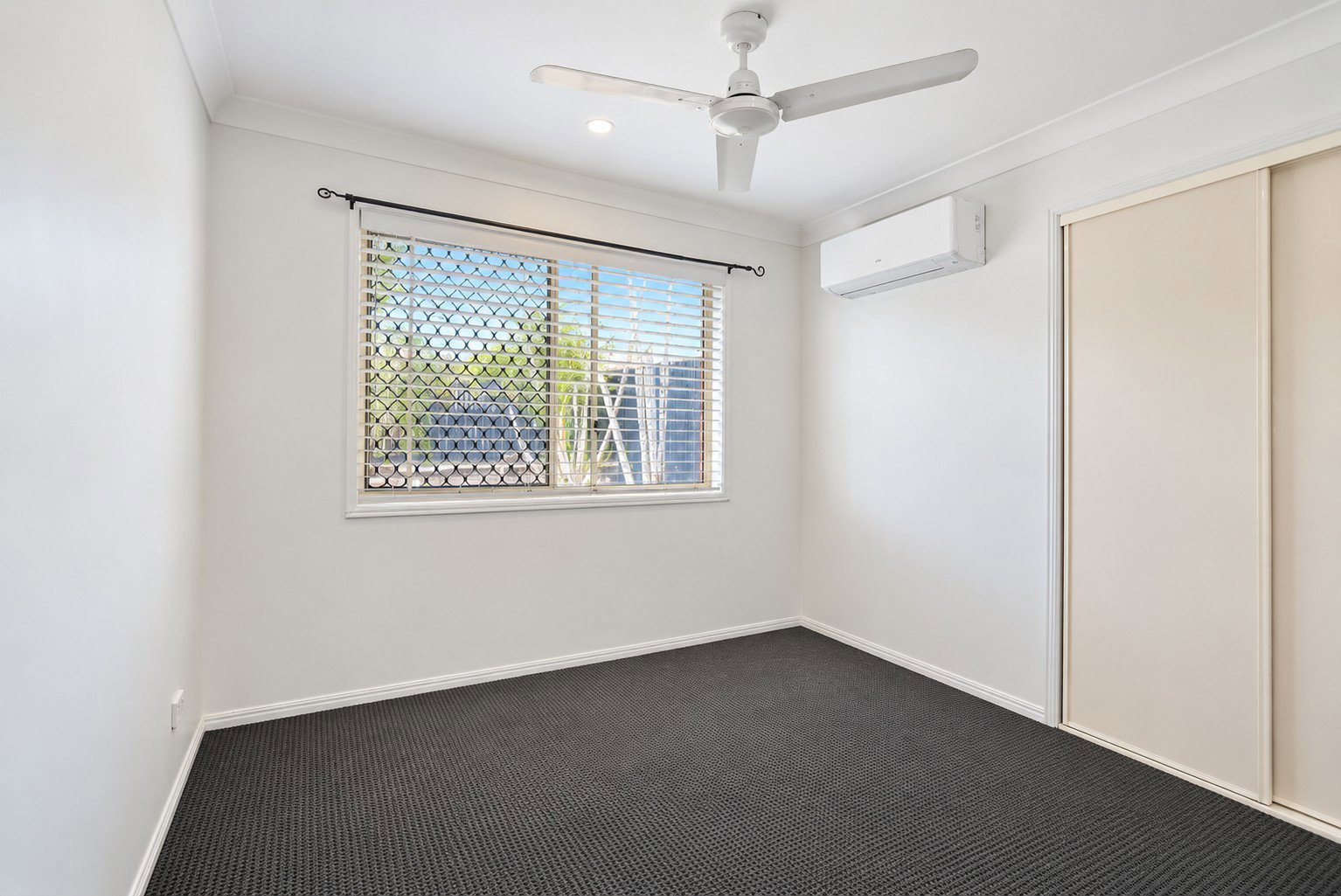 23 Swan Drive, Kalkie  QLD  4670