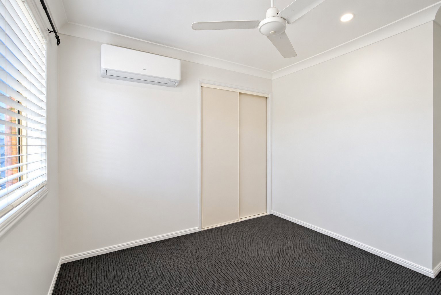 23 Swan Drive, Kalkie  QLD  4670