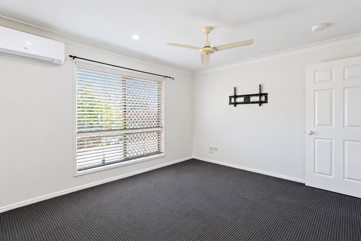23 Swan Drive, Kalkie  QLD  4670