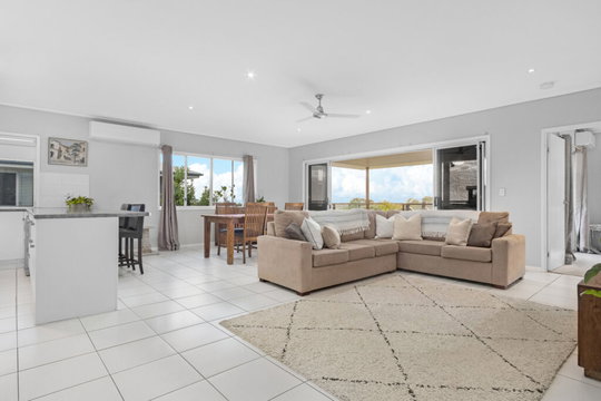 3 Sandy View Drive, Nikenbah  QLD  4655