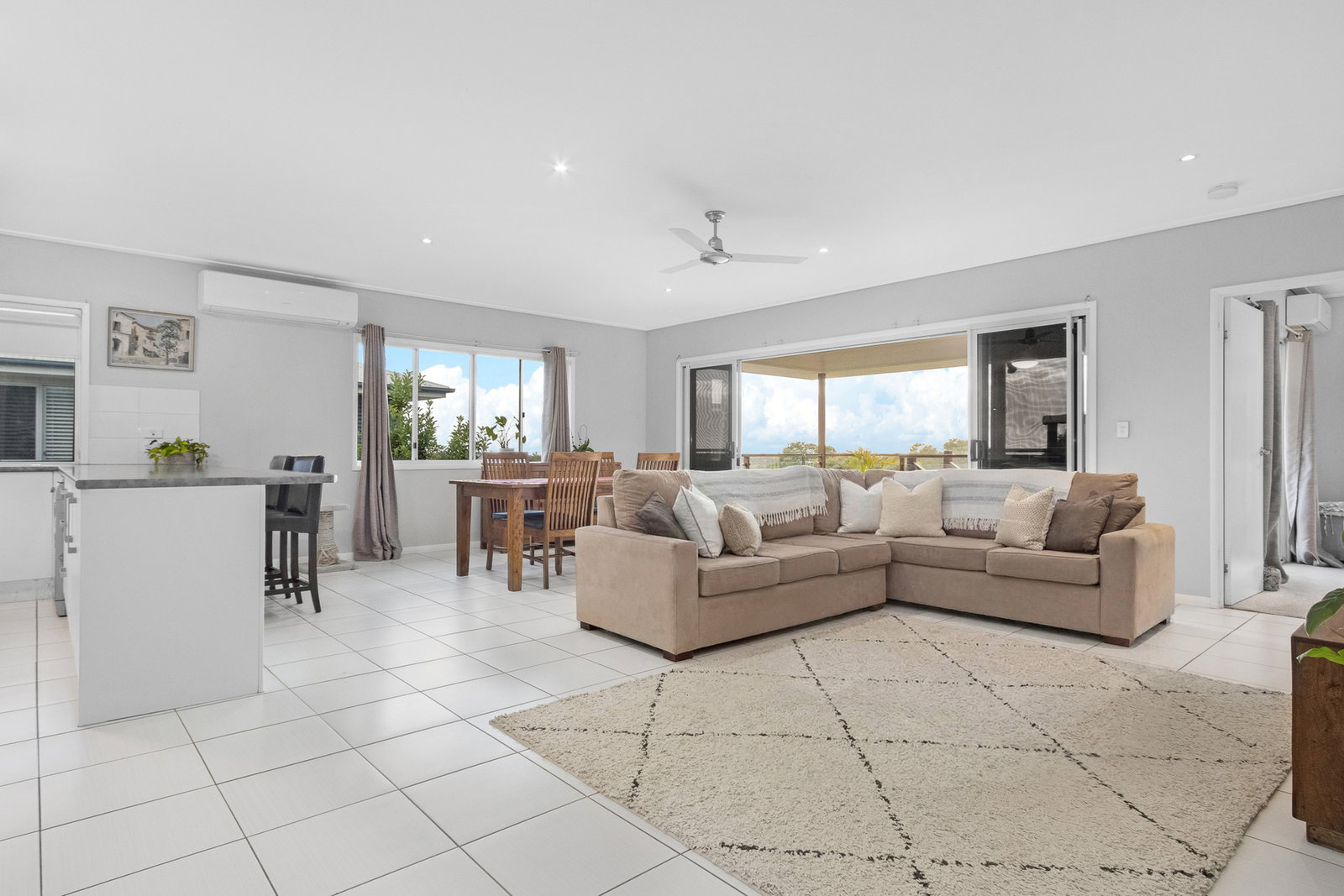 3 Sandy View Drive, Nikenbah  QLD  4655