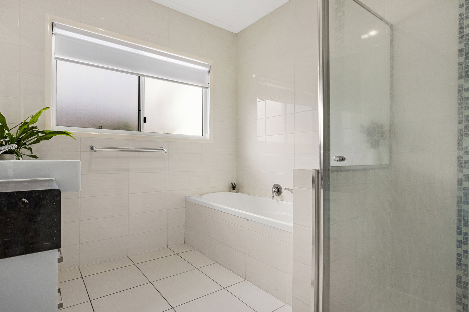 3 Sandy View Drive, Nikenbah  QLD  4655