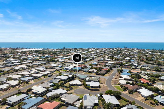 4 Pioneer Close, Bargara  QLD  4670