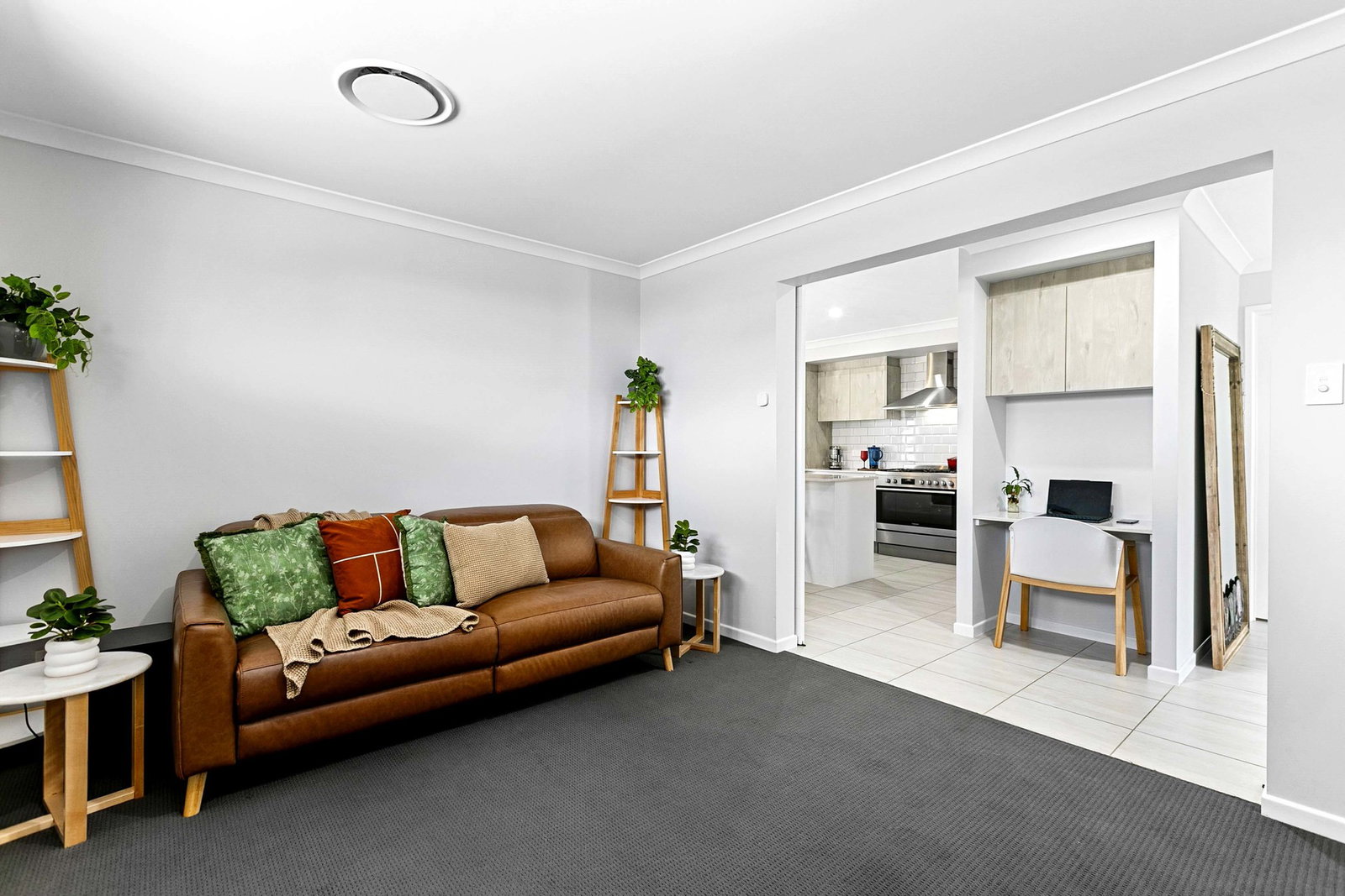 24 Peppermint Circuit, Nikenbah  QLD  4655