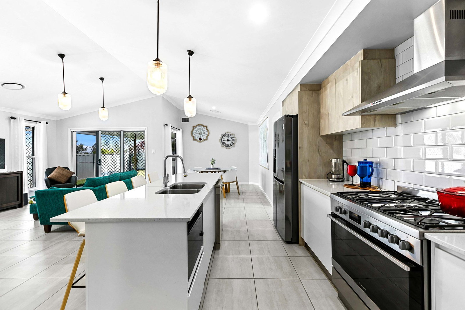 24 Peppermint Circuit, Nikenbah  QLD  4655
