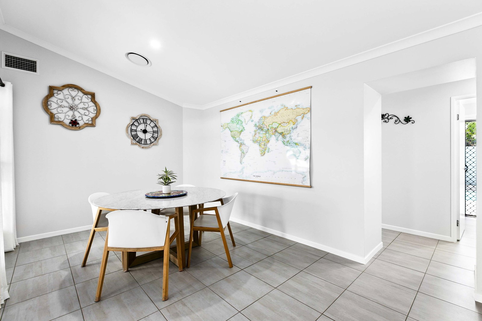 24 Peppermint Circuit, Nikenbah  QLD  4655