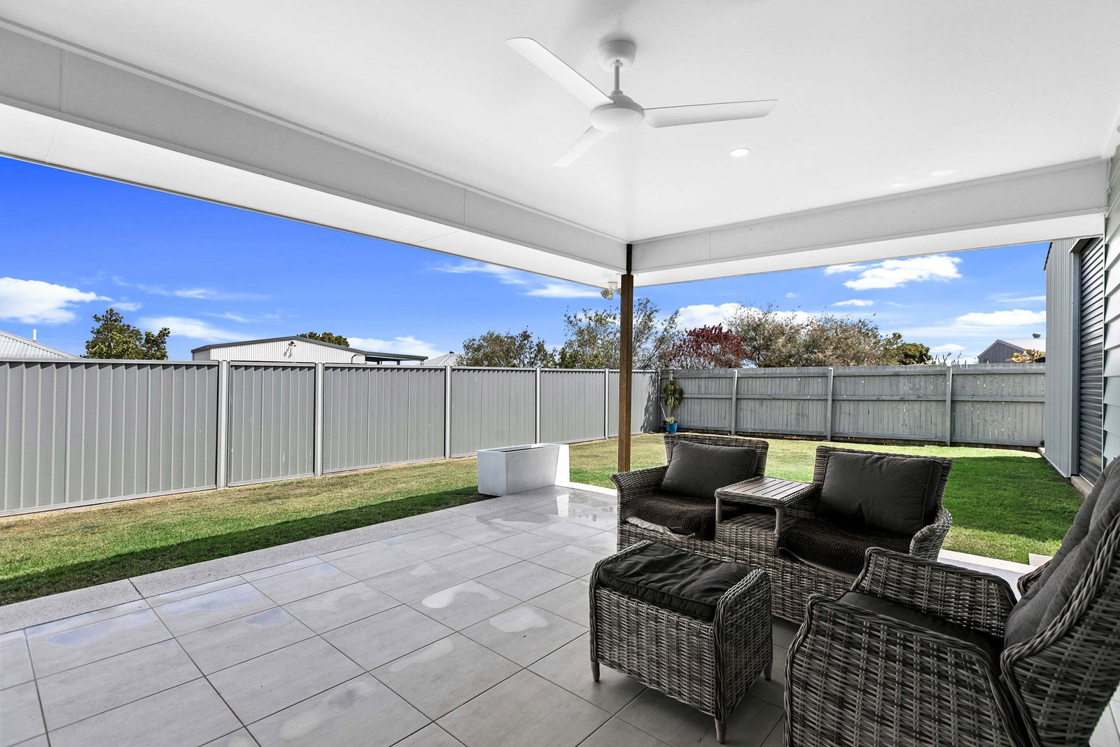 24 Peppermint Circuit, Nikenbah  QLD  4655