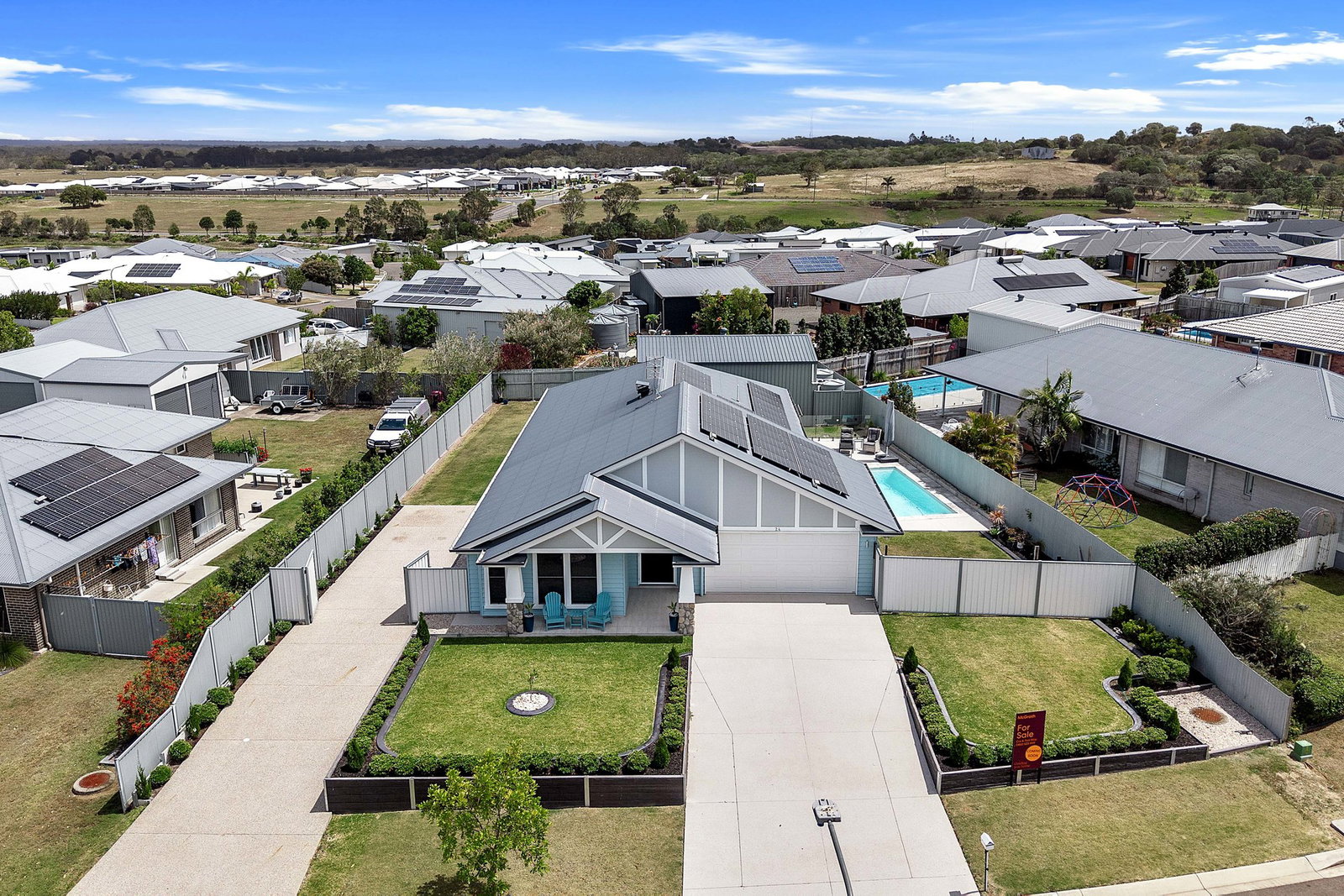 24 Peppermint Circuit, Nikenbah  QLD  4655