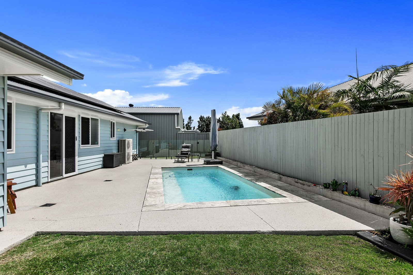 24 Peppermint Circuit, Nikenbah  QLD  4655