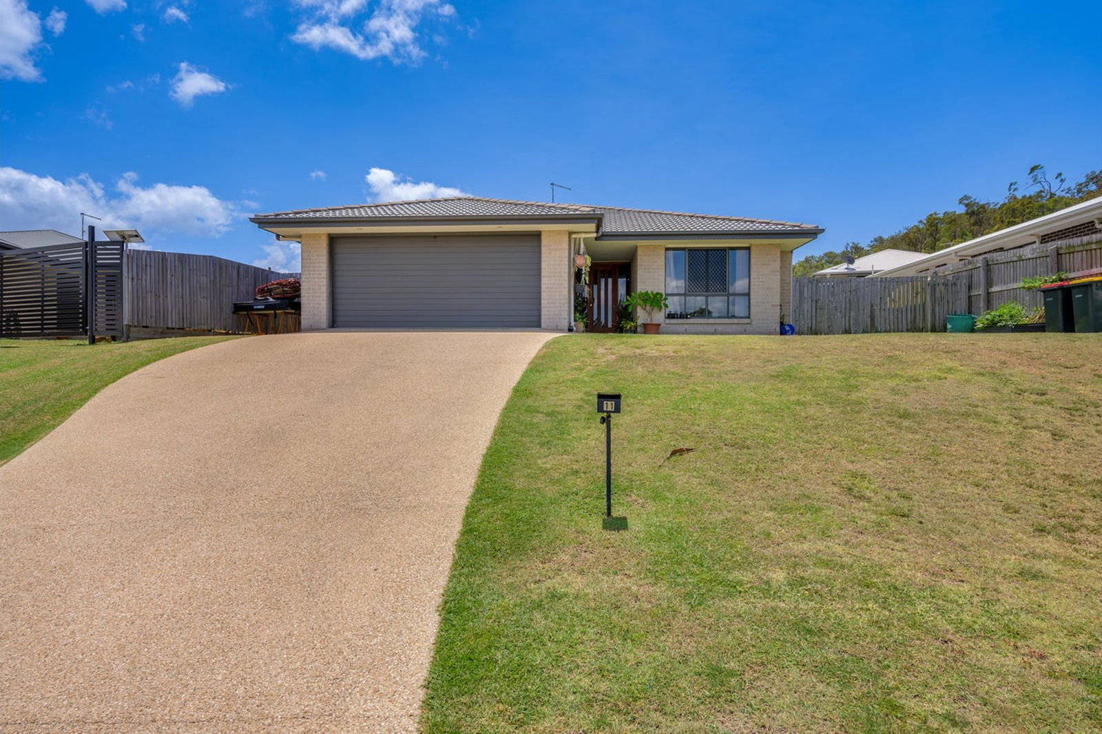 11 Valley Way, Boyne Island  QLD  4680