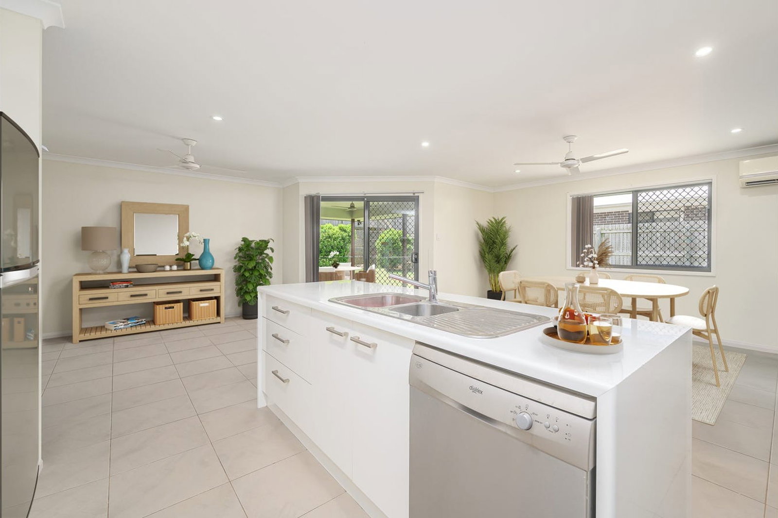 11 Valley Way, Boyne Island  QLD  4680