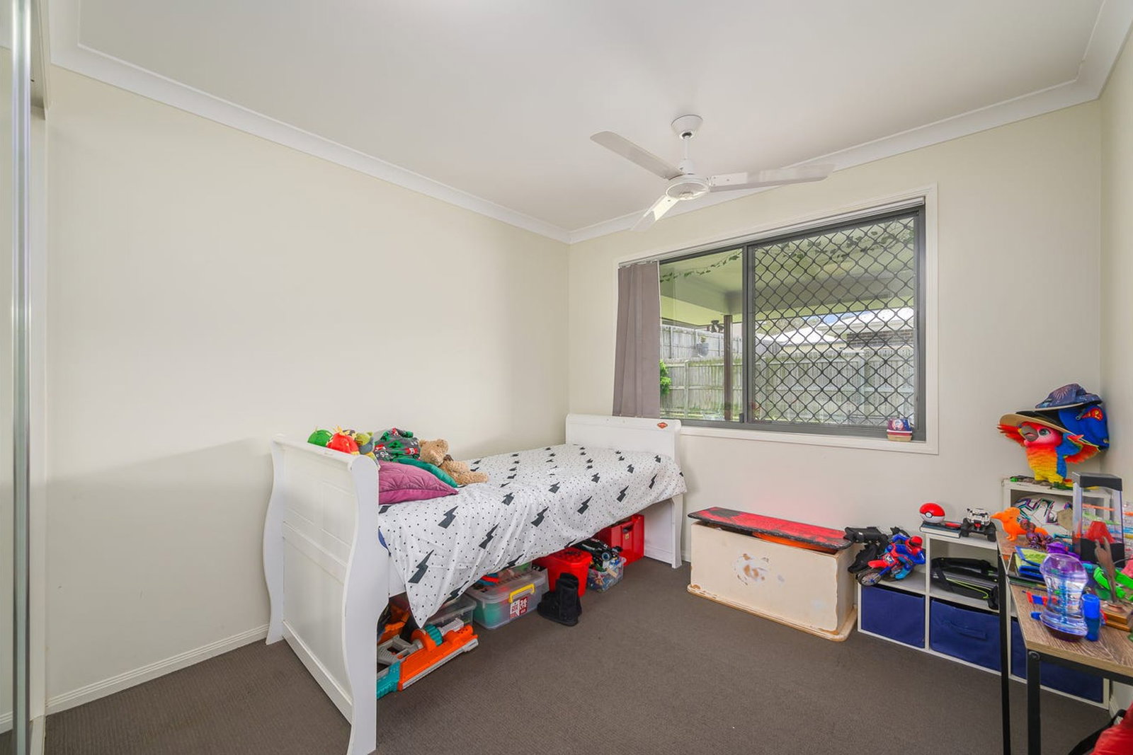 11 Valley Way, Boyne Island  QLD  4680
