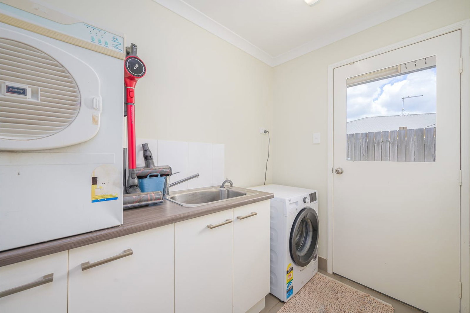 11 Valley Way, Boyne Island  QLD  4680