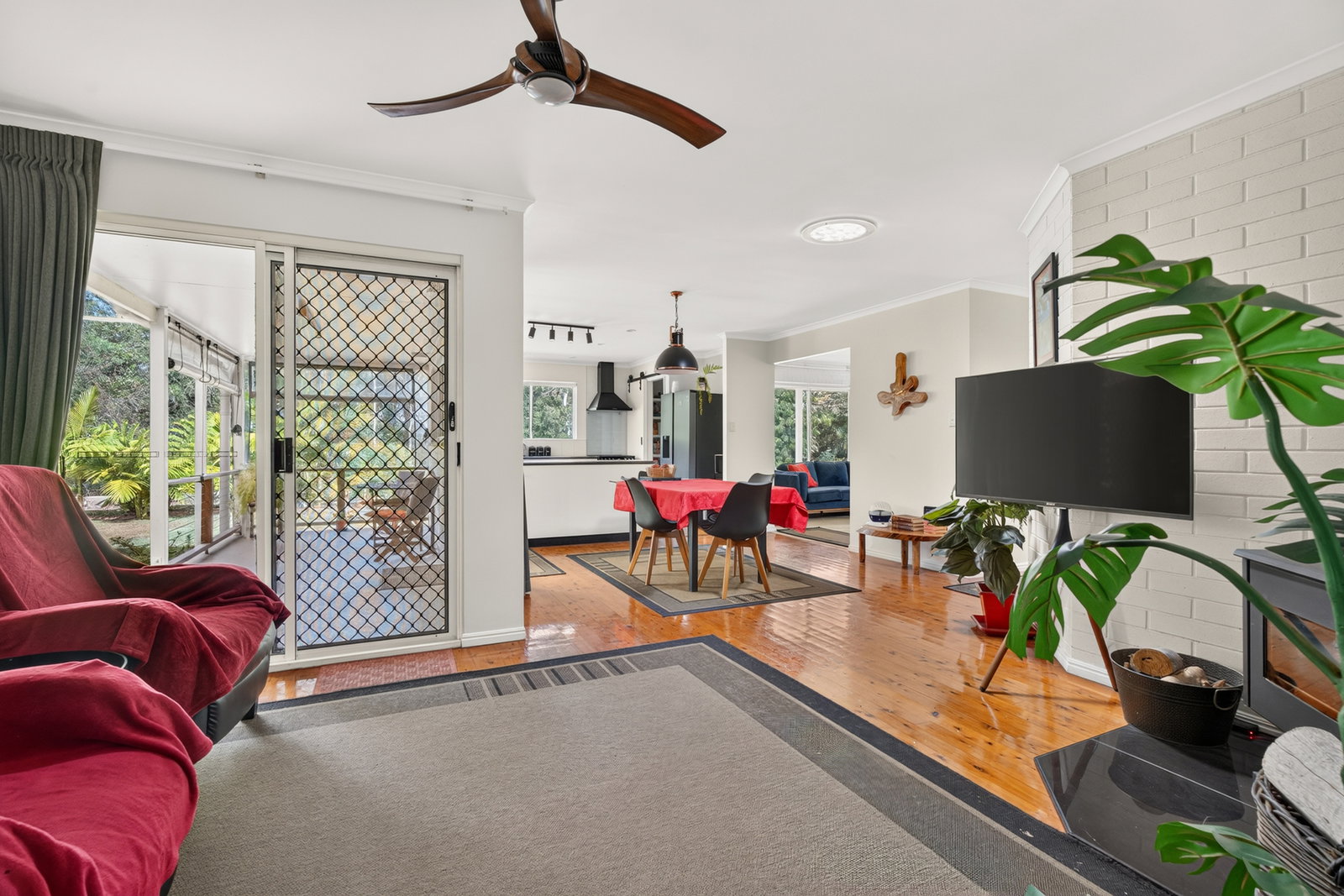 1332 Maryborough – Hervey Bay Road, Dundathu  QLD  4650