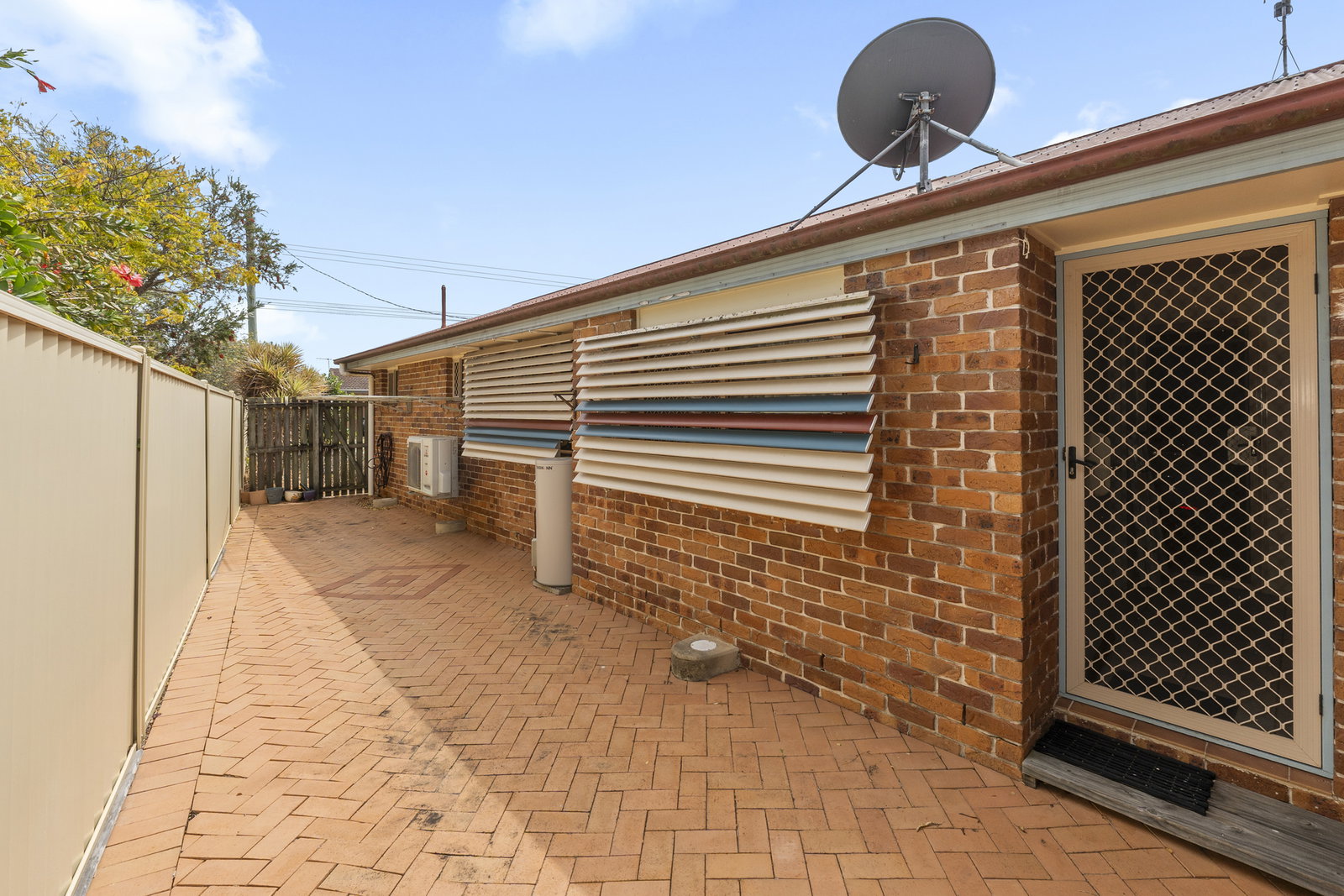 1/31A Thabeban Street, Avenell Heights  QLD  4670
